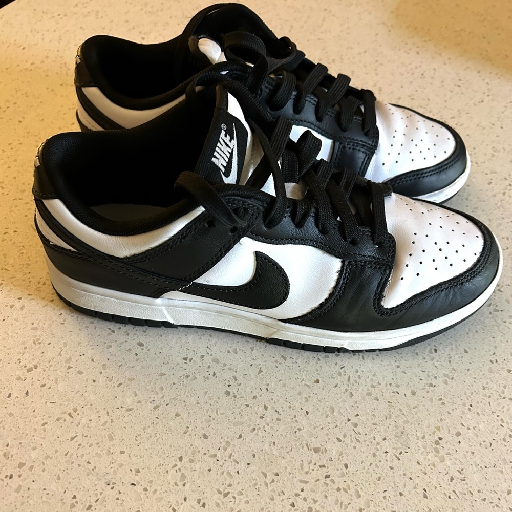 NIKE SWOOSH DUNK LOW RETRO PANDA 6Y/7.5 WOMEN'S